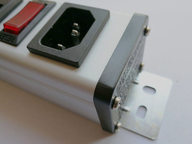 SFC-IEC-A1B سلسلة 5 إلى 14 "15Amp معدن صلب قطاع الطاقة مع 7Outlets