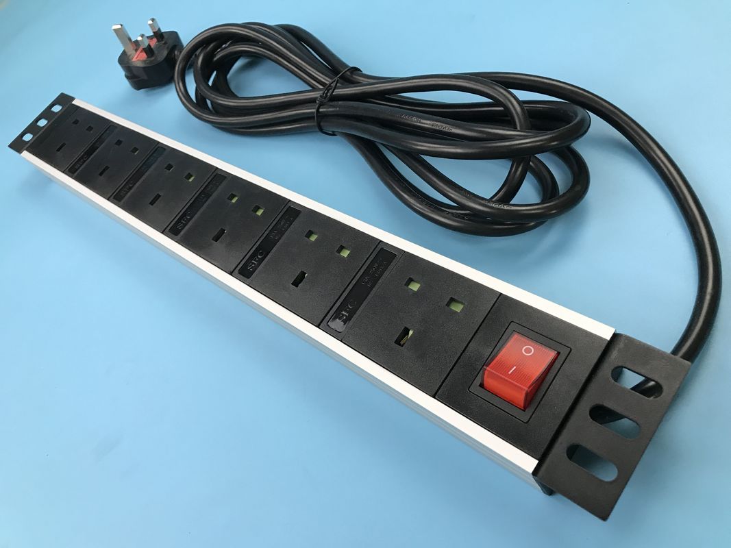 250V 6 UK Jack متعدد المخرج شريط الطاقة مع 2m كابل ذكي ستة مقبس بريطاني